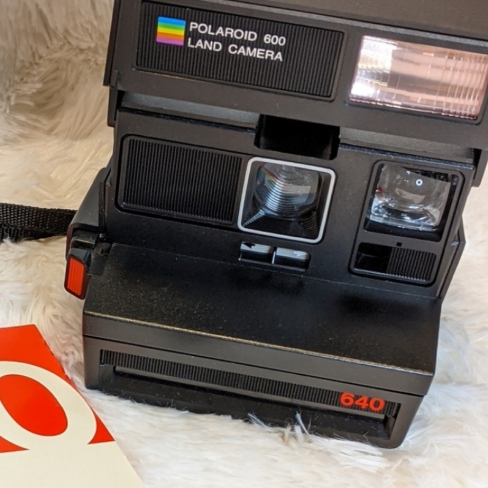 Vintage 1981 Polaroid Sun 640